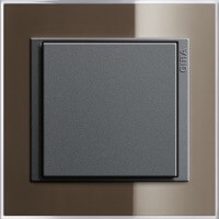 Gira Event Clear. Цвет рамки: Коричневый; Цвет вставки и клавиши: Антрацит