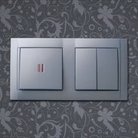 Блок выключатель с подсветкой и двойной выключатель на 2 поста Simon 34, Цвет: Алюминий