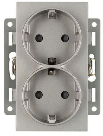 Розетка
PRESTO,  GLARE,  VERSA,  со шторками,  с заземлением,  двойная,  винтовые клеммы,   цвет - серый,  пластмасса,  043766 ARL,  043766,  Аrlight
 - PULSAL.RU