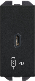 Зарядка USB type-C, 20 Вт с быстрой зарядкой QC PD
Simon 270,  USB type-C 5V,  одинарная,   цвет - черный матовый,  пластмасса,  20000382-098,  Simon
 - PULSAL.RU